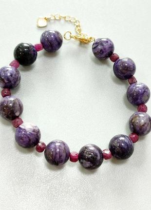 Браслет, натуральный чароит, натуральный рубин, застежка ювелирный сплав 18 карат.