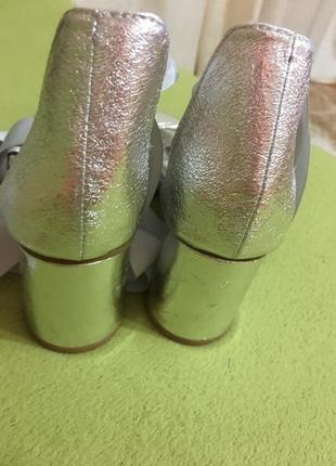 Босоножки на каблуке с балетными завязками glamorous2 фото