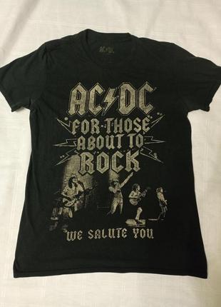 Вінтажна крутезна футболка,мерч легендарного гурту ac/dc !