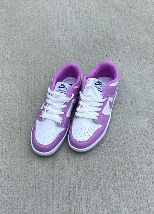 Nike sb dunk low purple/white яскраві кросівки демі фіолетові з білим весна осінь яркие фиолетовые кроссовки демисезон скидка знижка7 фото