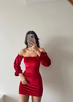 Оксамитова сукня міні з відкритими плечима по фігурі плаття чорна синя червона з рукавами елегантна вечірня святкова трендова стильна2 фото