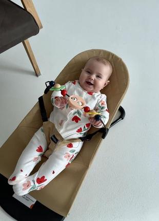 Дитячий шезлонг (крісло-качалка) + дуга з іграшками у подарунок