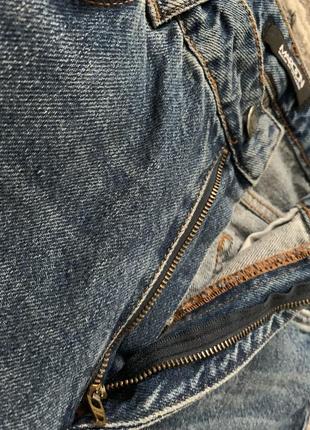 Стильні джинси від бренду maroon5 фото