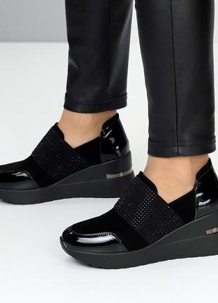 Снікерси жіночі у бежевому та чорному кольорі ❤️❤️❤️