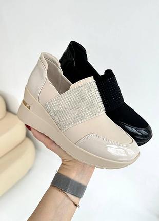 Снікерси жіночі у бежевому та чорному кольорі ❤️❤️❤️