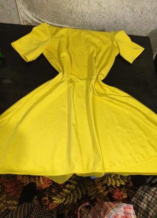 Платье желтое ассиметричное