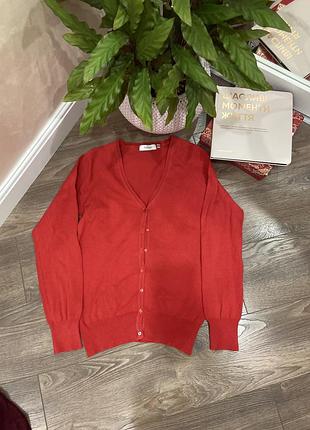 Жіноча кофта на ґудзиках