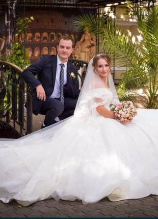 Весільна сукня