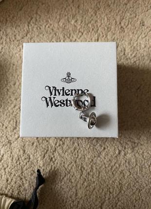 Сережка vivienne westwood