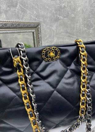 Чорна стильна велика стьобана молодіжна сумка на поворотному замку люкс якості (0422)2 фото