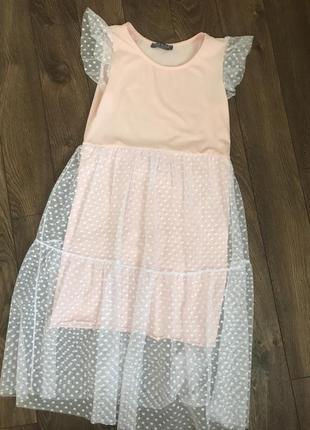 Сукня з фатіном