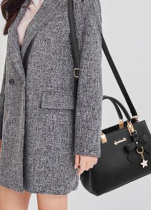 Модная женская сумка с брелком,каркасная женская сумка с брелочком5 фото