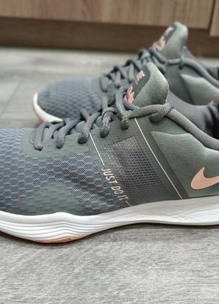 Оригінальні кросівки nike city trainer 2 в дуже хорошому стані