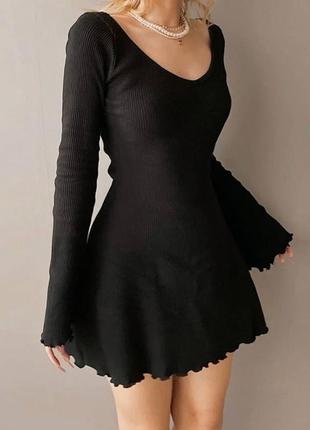Черное короткое платье1 фото