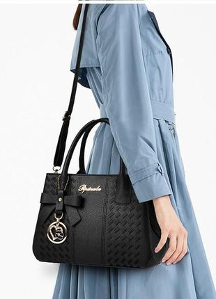 Стильная женская мини сумка с брелком, женская сумочка на плечо с брелочком4 фото