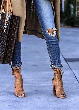 Босоножки бренда vince