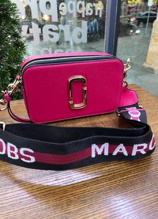 Жіноча сумка marc jacobs logo mj марк джейкобс маленька сумка на плече легка сумка з екошкіри9 фото