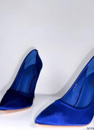 Сині атласні туфлі-човники га шпильці з гострим носиком туфлі кольору електрик8 фото