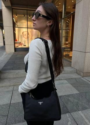 Женская сумка prada big re-edition black прада маленькая сумка на плечо красивая, легкая сумка из эко-кожи9 фото