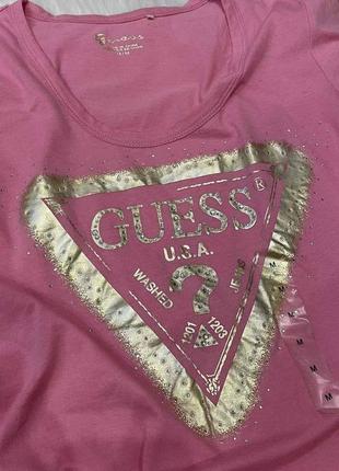 Розовая облегающая футболка guess3 фото