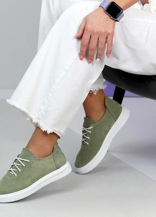 Оливковые замшевые деми туфли на шнуровке натуральная замша на белой подошве2 фото