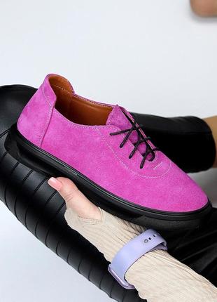 Яркие замшевые деми туфли на шнуровке натуральная замша цвет розовая фуксия9 фото
