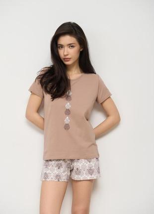 Жіночий комплект з шортиками орнамент