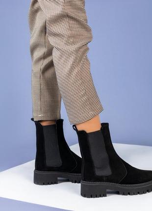 Женские демисезонные замшевые ботинки челси4 фото