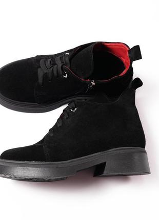 Черные женские замшевые полуботинки на шнурках