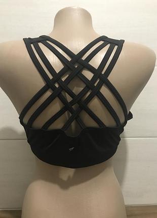 Спортивный топ