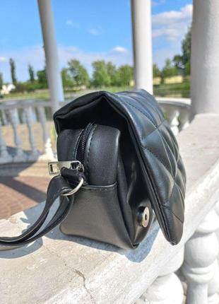 Черная - качественная стеганная молодежная кросс-боди сумочка на молнии под клапаном (луцк, 745)4 фото