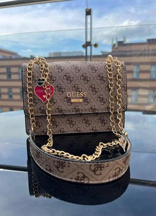 Жіноча сумка із еко-шкіри guess heart бежевого кольору молодіжна, брендова сумка через плече