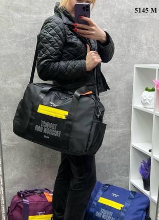 Черная - 43х30х20 см - стильная, яркая и практичная спортивно-дорожная сумка - размер м (5145)