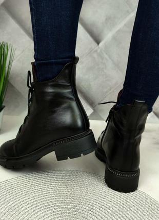 Жіночі зимові шкіряні черевики на шнурку3 фото