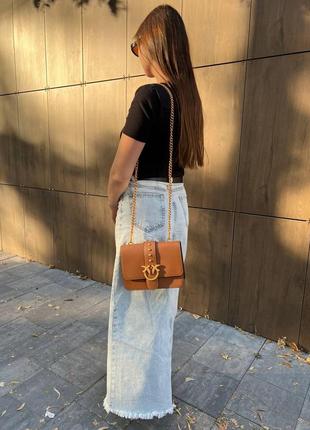Женская сумка из эко-кожи pinko brown пинко молодежная, брендовая сумка маленькая через плечо9 фото