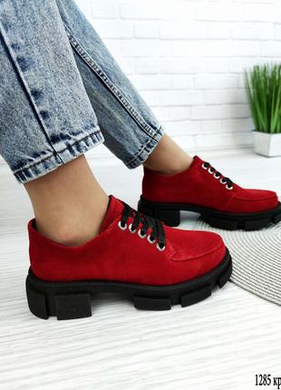 Женские замшевые красные туфли6 фото