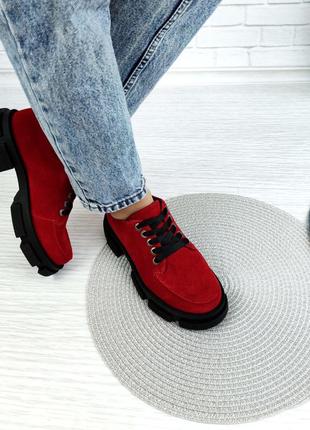 Женские замшевые красные туфли8 фото