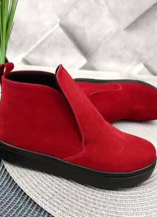Красные демисезонные ботинки из натуральной замши  36 р-р4 фото