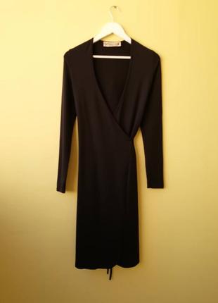 Дизайнерское базовое платье на запах beebop & wally чорное миди
