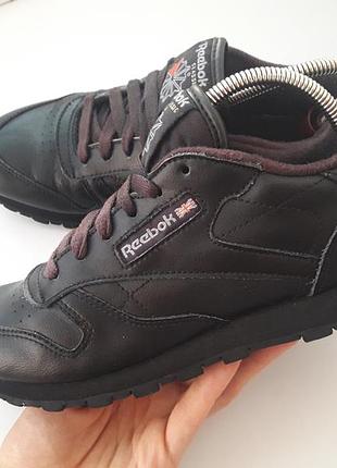 Кроссовки reebok 34 р. кожа стелька 22.5 см.
