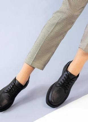 Женские черные кожаные туфли со шнурком9 фото