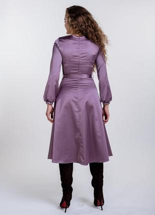 Атласное платье-миди нарядное с длинными рукавами2 фото