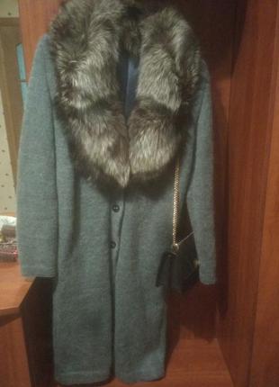 Эксклюзивное пальто ручной вязки с-м