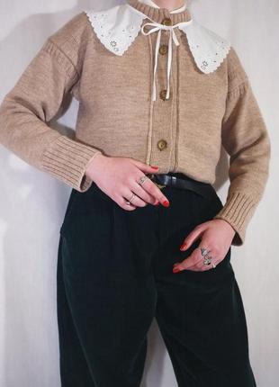 Вінтажна кофта кардиган з чистої шерсті з білим накладним комірцем guernsey woollens (базовий, нормандський, бежевий, тепла, кофта)5 фото