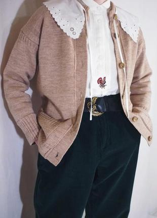 Вінтажна кофта кардиган з чистої шерсті з білим накладним комірцем guernsey woollens (базовий, нормандський, бежевий, тепла, кофта)10 фото