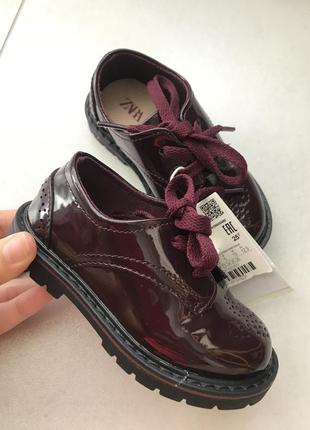 Лаковые лоферы zara