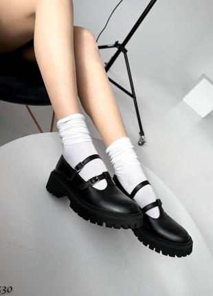 Чорні жіночі туфлі з ремінцями з натуральної шкіри3 фото