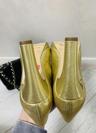 Нові жіночі туфлі на каблуку в щолотому кольорі від tamaris6 фото