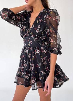 Легка шифонова сукня viola з квітковим принтом колір чорний в квітковий принт1 фото