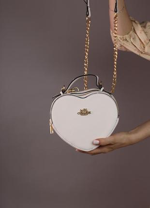 Женская сумка coach heart white, женская сумка коуч сердце белого цвета3 фото